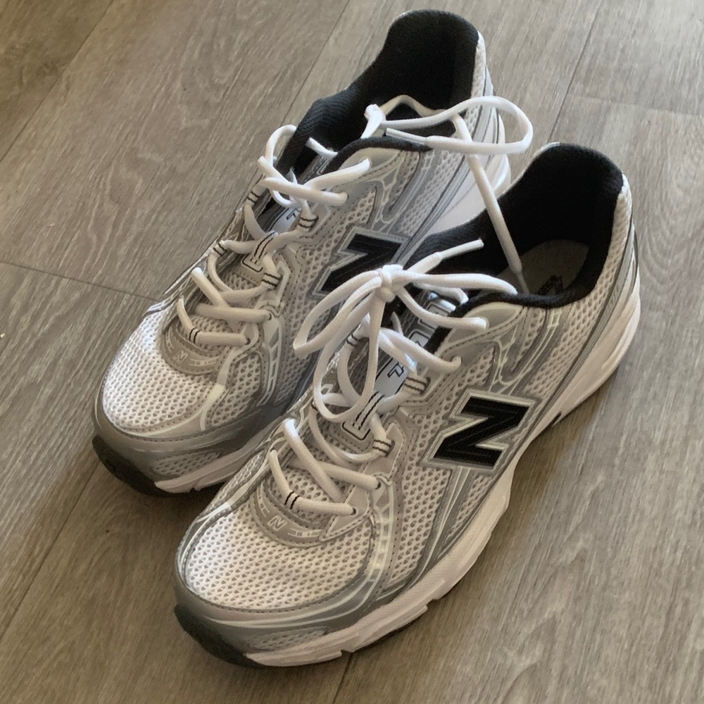 New Balance Men's White and Black 740 Sneakers